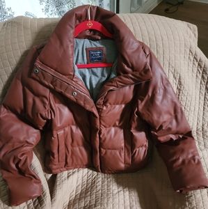 Abercrombie & Fitch cropped puffer jacket